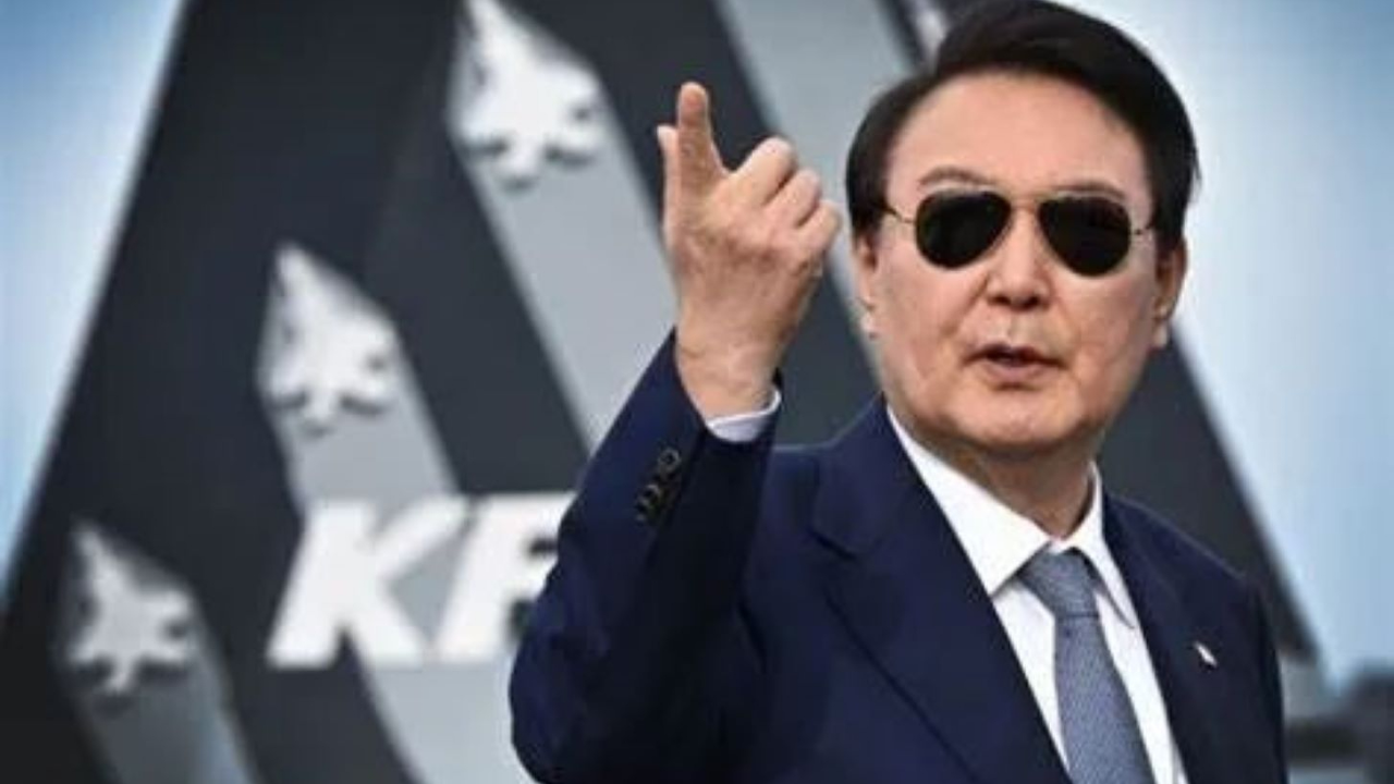 韓國(guó)在很多領(lǐng)域都取得了顯著的成就和進(jìn)步，特別是在體育、娛樂、科技等方面。韓國(guó)在許多國(guó)際比賽中表現(xiàn)出色，贏得了許多榮譽(yù)和獎(jiǎng)項(xiàng)，同時(shí)也以其獨(dú)特的文化和娛樂產(chǎn)業(yè)贏得了全球范圍內(nèi)的關(guān)注和贊譽(yù)。此外，韓國(guó)在科技領(lǐng)域也取得了重要的進(jìn)展和創(chuàng)新，特別是在電子、半導(dǎo)體和汽車制造等領(lǐng)域。因此可以說，韓國(guó)在很多方面都在創(chuàng)造歷史，不斷取得新的成就和進(jìn)步。如果您想了解更多關(guān)于韓國(guó)的信息，可以關(guān)注韓國(guó)媒體或相關(guān)新聞資訊。