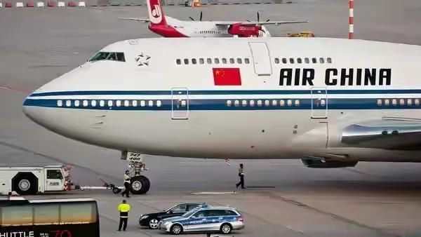 這是一起令人痛心的航空事故。韓國客機失事的事件對于乘客及其家人來說是一次巨大的打擊。對于那位老人來說，這次80大壽的旅行竟然變成了永別，實在令人感到難以接受和悲痛。，在這種情況下，我們應(yīng)該尊重逝者和其家人，避免傳播未經(jīng)證實的消息和不實言論。同時，也要關(guān)注航空安全問題，希望相關(guān)部門能夠徹底調(diào)查事故原因，并采取必要的措施，確保航空安全。對于受影響的家庭和社會來說，這是一個需要哀悼和團結(jié)的時刻。愿逝者安息，愿家屬能夠盡快走出陰霾。