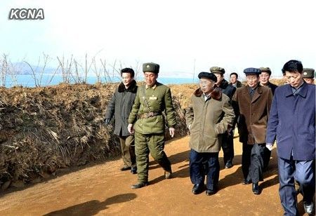 樸泰成不是朝鮮內(nèi)閣總理。，樸泰成（Park Tae-seong），韓國人，曾就讀于首爾大學(xué)工學(xué)院?，F(xiàn)任韓國科學(xué)技術(shù)信息通信部產(chǎn)業(yè)技術(shù)振興院院長。而朝鮮內(nèi)閣總理是朝鮮內(nèi)閣的最高負(fù)責(zé)人，現(xiàn)任朝鮮內(nèi)閣總理是李斗星。因此，樸泰成不是朝鮮內(nèi)閣總理。，建議您關(guān)注官方信息源的報道以獲得準(zhǔn)確的資訊。