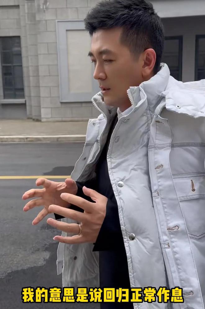 關于楊子和延遲退休之間并沒有直接的聯(lián)系。延遲退休是指國家結(jié)合國外的一些成功做法，綜合考慮人口結(jié)構變化、就業(yè)的情況而逐步提高退休年齡的政策制度。這項政策主要針對的是整個社會的勞動者群體，而不是特定的個人，例如楊子。，如果有關于延遲退休的疑問或關注，可以關注政府的相關文件和公告，了解具體的政策內(nèi)容和實施細節(jié)。至于楊子，他是一位公眾人物，關于他的信息可以通過他的公開活動、社交媒體、新聞報道等途徑獲取。
