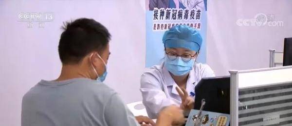 關(guān)于所謂的致暈毒株，專家已經(jīng)辟謠，表示并不存在這樣的毒株。病毒變異是非常正常的自然現(xiàn)象，但并不意味著會(huì)出現(xiàn)具有特殊性質(zhì)的毒株。因此，公眾不必恐慌和過度緊張。我們應(yīng)該保持警惕，繼續(xù)采取預(yù)防措施，如戴口罩、勤洗手、保持社交距離等，以保護(hù)自己和他人的健康。同時(shí)，我們還應(yīng)該尊重科學(xué)、尊重事實(shí)，不盲目相信和傳播未經(jīng)證實(shí)的信息。