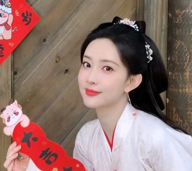 九重紫制片人在選角孟子義時的相關(guān)談?wù)摃簾o法提供。一般來說，制片人在選角時的考慮因素可能包括演員的演技、形象、知名度以及與角色的匹配度等。，孟子義是一位非常有實力的演員，擁有獨特的氣質(zhì)和形象特點，可能在制片人眼中是一個非常有潛力的角色人選。制片人在選角時通常會進行深入的討論和研究，以選擇最適合的角色扮演者。，如果想了解更多關(guān)于九重紫制片人對選角孟子義的看法，建議查看相關(guān)的采訪、報道或者專業(yè)評論。