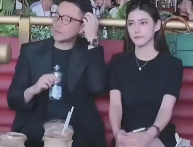 是的，黃子佼再次被提起上訴。，此前，黃子佼因涉及性騷擾事件被臺(tái)灣藝人大小S舉報(bào)并控訴其吸毒等盈利行為，隨后他承認(rèn)了自己的錯(cuò)誤行為并向公眾道歉。然而，最近黃子佼再次被上訴至法院，涉及其他爭(zhēng)議事件。具體情況可能涉及法律程序和司法審判，需要等待法院的最終判決。，以上內(nèi)容僅供參考，建議查閱最新的新聞資訊，以獲取準(zhǔn)確的信息。另外，對(duì)于涉及法律問題的案件，請(qǐng)謹(jǐn)慎發(fā)表看法。