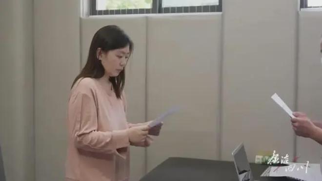 關(guān)于曉華爆改90后女工程師的信息，我了解到的內(nèi)容較少，無(wú)法為您提供更多細(xì)節(jié)。，如果您想了解關(guān)于某個(gè)特定事件或人物的詳細(xì)信息，建議您通過(guò)官方渠道或權(quán)威媒體進(jìn)行查找和了解。同時(shí)，在關(guān)注他人的過(guò)程中，請(qǐng)尊重他人的隱私和權(quán)利，避免傳播不實(shí)信息或進(jìn)行不負(fù)責(zé)任的猜測(cè)。