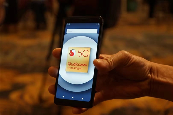 是的，我國的5G移動(dòng)電話用戶已經(jīng)超過了10億戶。這意味著我國已經(jīng)成為全球擁有最多5G用戶的國家之一，這也反映了我國在通信技術(shù)方面的快速發(fā)展和普及。隨著人們對數(shù)字化生活的需求越來越高，5G網(wǎng)絡(luò)的高速度、低延遲和大容量等特點(diǎn)也越來越受到人們的青睞。同時(shí)，隨著更多的城市和地區(qū)不斷建設(shè)和完善5G網(wǎng)絡(luò)基礎(chǔ)設(shè)施，未來將有更多的人能夠享受到5G帶來的便利和高效體驗(yàn)。