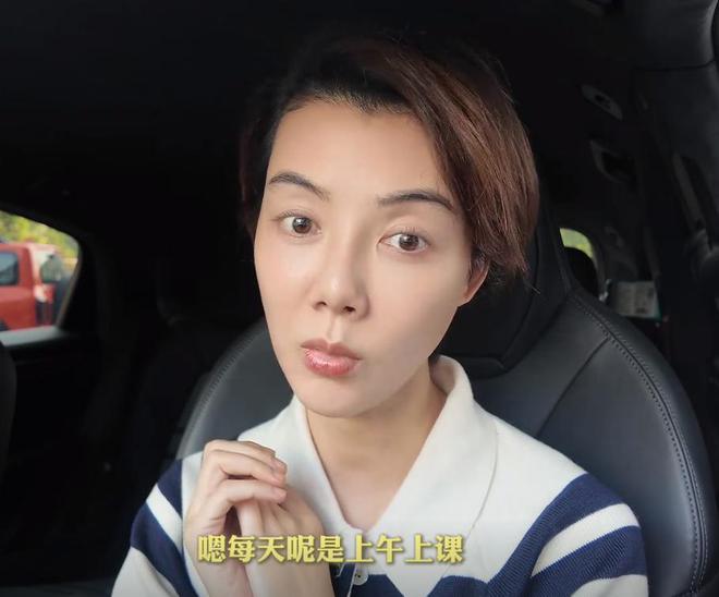 最近有關(guān)車曉的獨(dú)居生活狀況引起了人們的關(guān)注。車曉今年已經(jīng)42歲，目前處于獨(dú)居狀態(tài)。，據(jù)了解，車曉現(xiàn)在的生活非常低調(diào)，很少在社交媒體上分享自己的近況。不過，從一些報(bào)道中我們可以得知，她目前的生活狀態(tài)相對(duì)平靜，專注于自己的生活和事業(yè)。，車曉在演藝界有著不俗的表現(xiàn)，她的演技得到了觀眾的認(rèn)可。如今處于獨(dú)居狀態(tài)的她，可能更多地專注于個(gè)人成長和自我提升，也可能是享受自己的獨(dú)處時(shí)光。，關(guān)于她的具體生活狀況，我們還需要尊重她的個(gè)人隱私。希望她能夠保持良好的狀態(tài)，繼續(xù)為觀眾帶來更多優(yōu)秀的作品。
