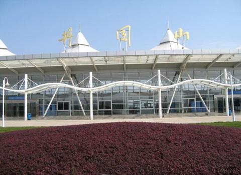 江西井岡山機(jī)場正式更名為井岡山機(jī)場。如需更多關(guān)于井岡山機(jī)場的最新信息，可以查詢相關(guān)新聞報(bào)道獲取。