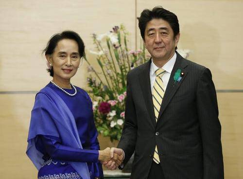 泰國(guó)媒體稱演員星星自述去緬甸是為了探親。，這一說法是基于演員星星的公開聲明或采訪中的表述。然而，具體情況可能涉及更多細(xì)節(jié)和背景信息，需要更多的上下文來準(zhǔn)確理解。，無論原因如何，對(duì)于任何涉及旅行和訪問的情況，特別是在不同的國(guó)家和地區(qū)之間，個(gè)人安全和旅行安全都是非常重要的考慮因素。對(duì)于演員星星或其他任何人來說，前往任何國(guó)家都應(yīng)謹(jǐn)慎行事，并確保遵守當(dāng)?shù)氐姆珊鸵?guī)定。同時(shí)，我們也應(yīng)該尊重每個(gè)人的個(gè)人隱私和選擇，避免過度猜測(cè)和推測(cè)。