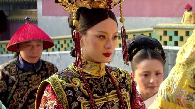 孫儷并沒(méi)有唱過(guò)鳳凰于飛這首歌，而且甄嬛傳中的主題曲是紅顏劫和滿江紅，并非鳳凰于飛。因此，孫儷唱鳳凰于飛夢(mèng)回甄嬛這個(gè)說(shuō)法是不準(zhǔn)確的。，請(qǐng)注意，孫儷即孫莉，是一位演員，并非歌手。如需了解更多關(guān)于孫莉的信息，可以關(guān)注其微博或相關(guān)新聞報(bào)道。同時(shí)，建議通過(guò)官方渠道關(guān)注影視劇的相關(guān)信息，以獲取準(zhǔn)確內(nèi)容。