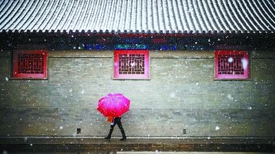 是的，據(jù)報(bào)道，本周北京將迎來大降溫。請注意保暖和做好防護(hù)措施，避免受到寒冷天氣的影響。如果您需要關(guān)于天氣變化的更多信息或有其他相關(guān)問題，請隨時(shí)告訴我。