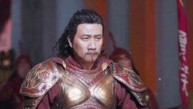 胡軍在電視劇天龍八部中飾演的角色是丐幫幫主洪七公。，洪七公為人正義且機智，他的性格直爽和豁達贏得了人們的廣泛贊譽。胡軍憑借精湛的演技，成功塑造了洪七公這一角色，贏得了觀眾的廣泛認可和喜愛。此外，他在其他版本的射雕英雄傳中也扮演過洪七公一角。總的來說，胡軍成功地將洪七公這一經(jīng)典角色演繹得栩栩如生。，以上信息僅供參考，可以觀看電視劇了解具體表現(xiàn)。