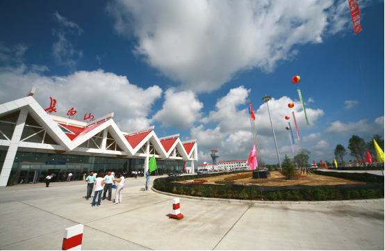 國內(nèi)旅游與國際旅游的相同點