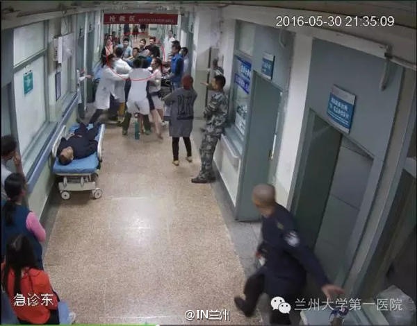 醫(yī)院回應(yīng)2男子急診室毆打2女患者