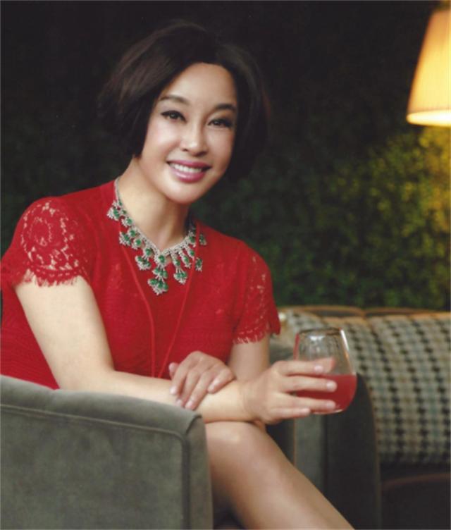 劉曉慶把李小冉夸成胚胎了