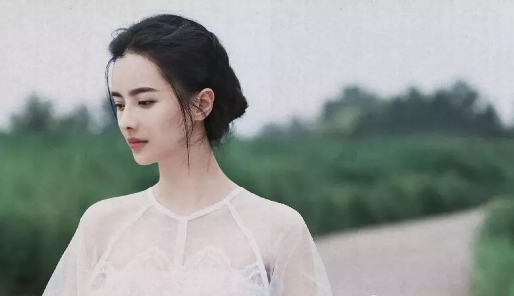 蔣欣回眸這一眼滿是眷戀
