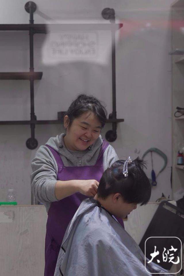 理發(fā)師曉華：只做剪發(fā)有關(guān)的事