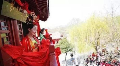 婆婆看到兒媳買(mǎi)的對(duì)聯(lián)后反應(yīng)亮了,實(shí)地驗(yàn)證設(shè)計(jì)解析_瓷版15.81.41