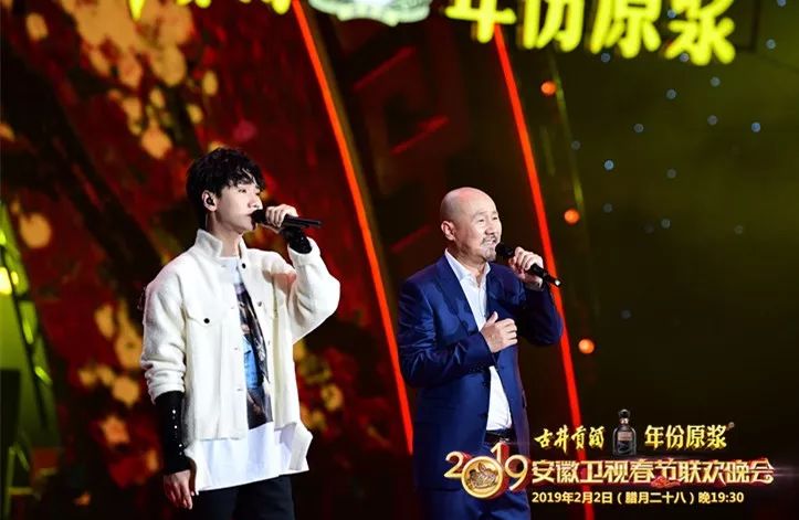 今日香港6合和彩開獎結(jié)果查詢,李雪琴現(xiàn)身春晚彩排懶理粉絲互動