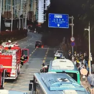 香港二四六天天好開獎結(jié)果,深圳一商場地下停車場電車自燃
