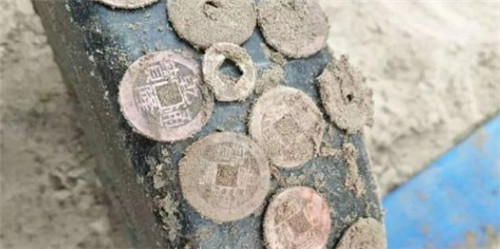 香港6合寶典下載,湖南益陽農(nóng)田挖出大量銅錢