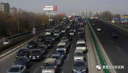 二四六天天彩資料大全網(wǎng),航拍高速：返鄉(xiāng)車(chē)流增多 擁堵20公里