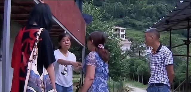 龍門(mén)客棧圖片風(fēng)景,父母談“女兒被送養(yǎng)37年拒認(rèn)親”