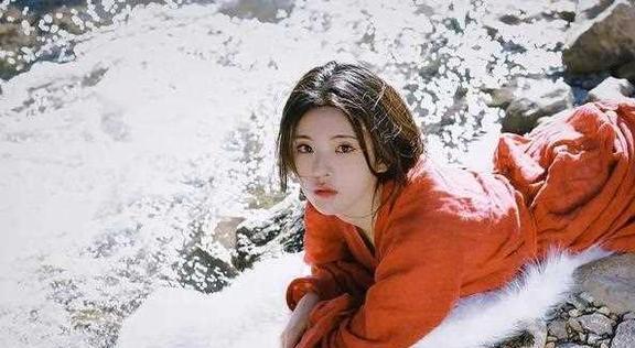澳門當(dāng)碼仔賺錢嗎現(xiàn)在,楊超越無(wú)名之輩2演廠妹