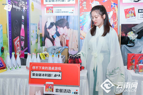 澳門(mén)天天彩免費(fèi)資料大全新版特色,劉宇寧三折疊 怎么折都有寧