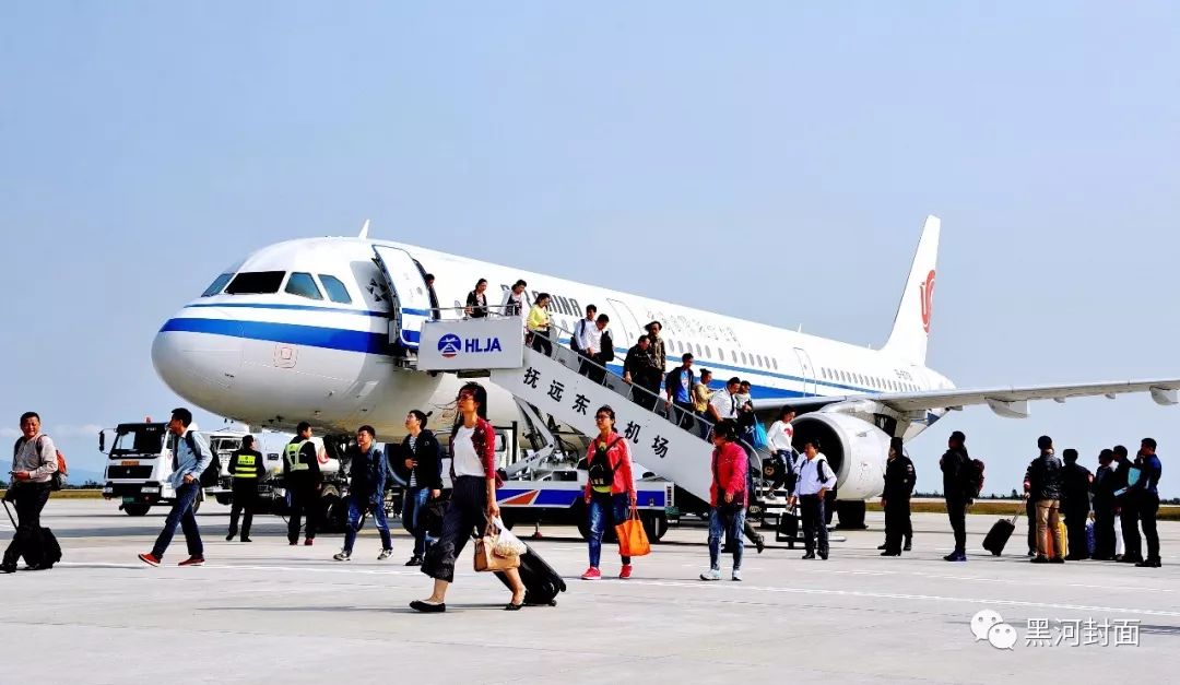 2025奧門天天開好彩,美客機(jī)墜河已找到30多具遺體