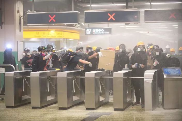 澳門高手論壇免費(fèi)資料公開,香港尖沙咀警署發(fā)生槍擊案