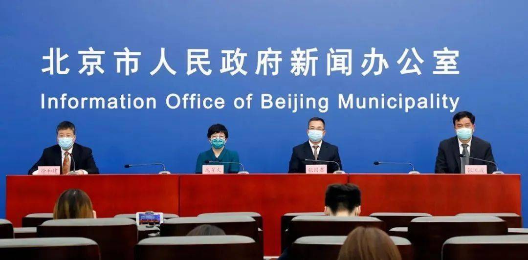籃月亮白小姐天空彩二四六,埃及總理講話時(shí)忽然身體搖晃站不穩(wěn)