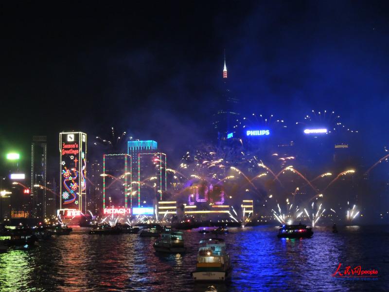 17圖庫全新版本港澳下載,多地明確春節(jié)可燃放煙花
