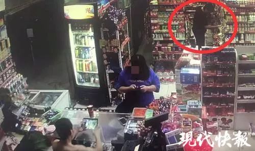 看香港最快開獎直播,員工把超市偷倒閉：半年偷6噸雞蛋