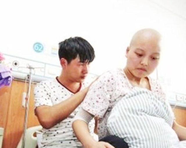 資料大全正版資料八百圖庫(kù),男生被女友咬一口手后疼進(jìn)醫(yī)院