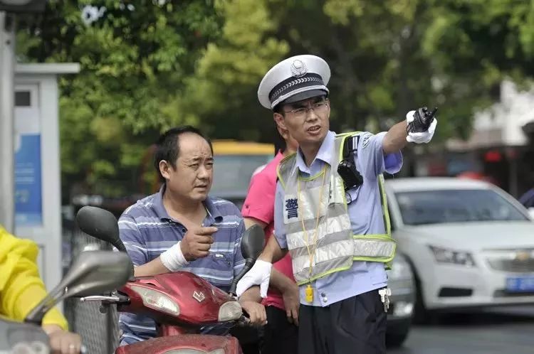 不堪一擊