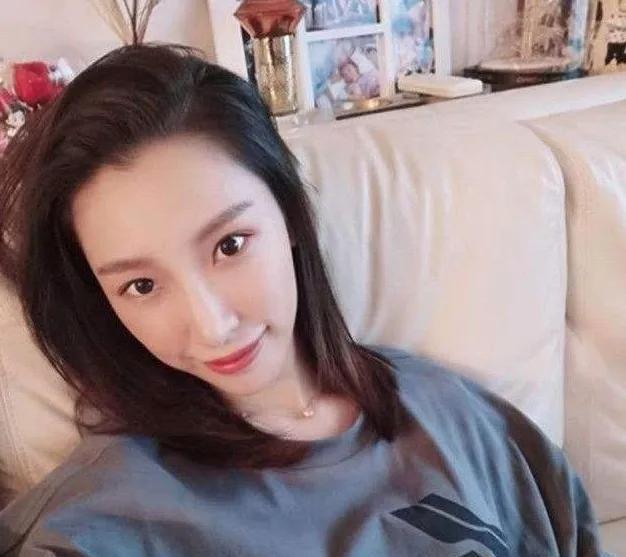 澳門天天期期精準(zhǔn)最快直播,奚夢瑤曬兒子女兒正臉照