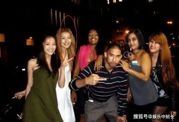 打開澳門網址免費資料,王寶強帶超模身材女友吃火鍋