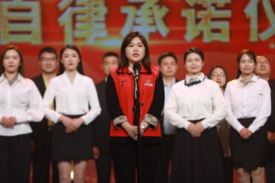管家婆一碼一肖資料澳門天天彩,撒貝寧主持晚會被凍成“宋小寶”